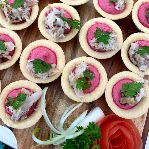 Beetroot, horseradish and smoked mackerel cup